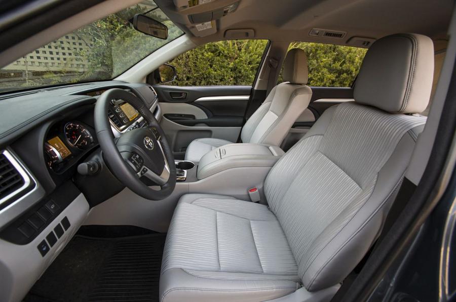 Интерьер Toyota Highlander (XU50) 2013 года  (фото 14 из 80)